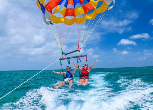 Parasailing în Hurghada – cum este să vezi Marea Roșie de sus?